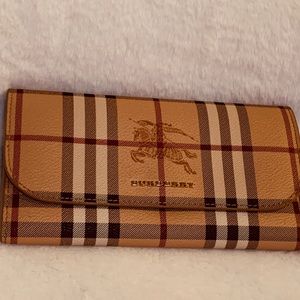 Burberry Elderberry Haymarket Check wallet